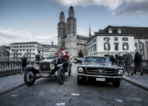 Santa meets Mustang